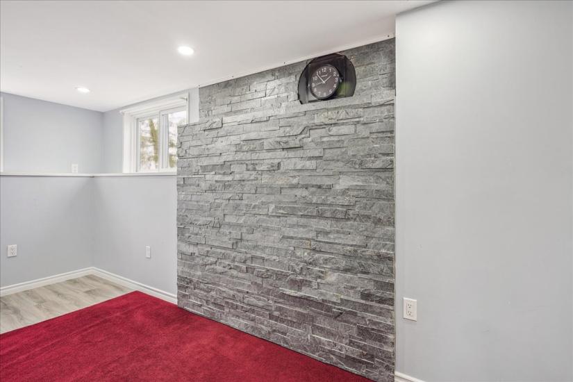 Property listing for L-1566 Caistorville Rd., Caistor Centre, ON