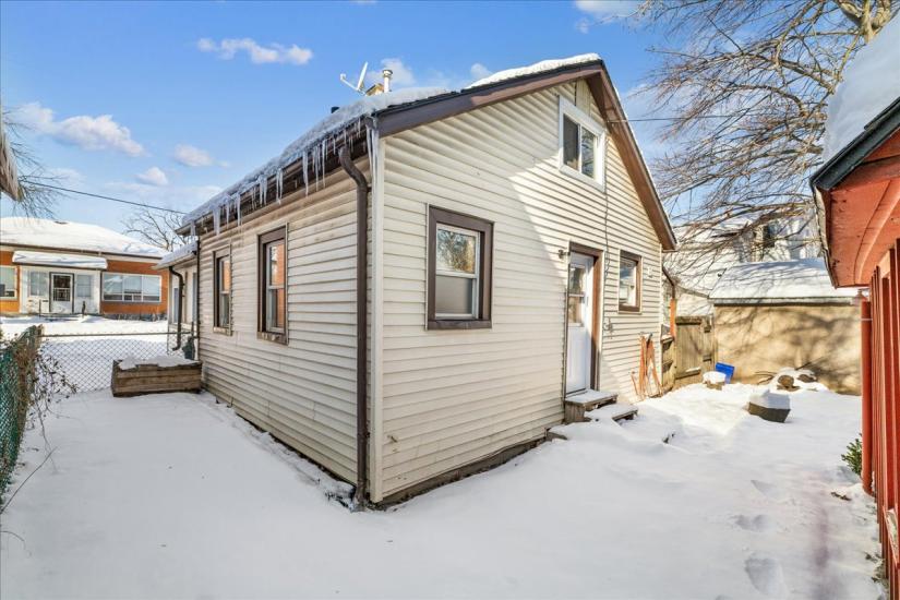 Property listing for 8 Tasker St., St. Catharines, ON