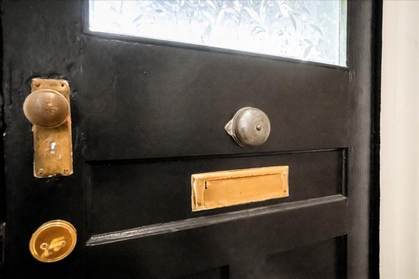 Property listing for 310 Locke St. S., Hamilton, ON