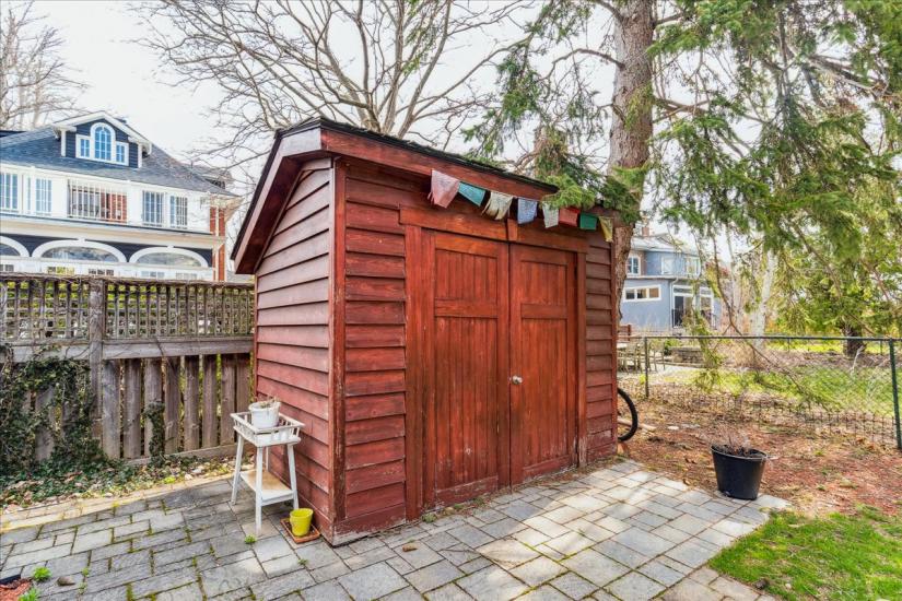 Property listing for 160 Dalewood Cres., Hamilton, ON