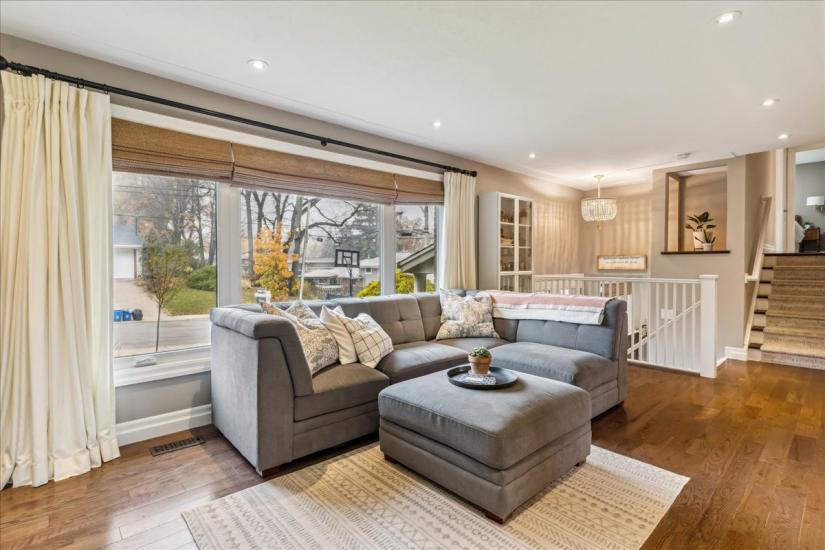 Property listing for 9 Holbrook Rd., Hamilton, ON