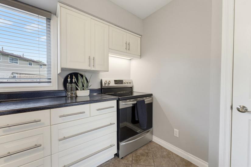 Property listing for 15 Seneca St. S., Cayuga, ON