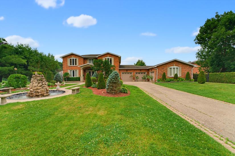 Property listing for 348 Shaver Rd., Ancaster, ON