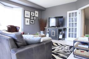 Property listing for 1 Hodge Crt., Dundas, ON