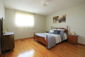 Property listing for 182 Solomon Cres., Hamilton, ON