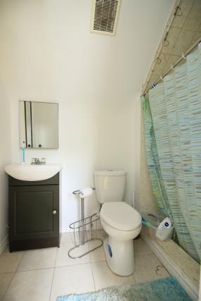 Property listing for 15 Hollywood St. S., Hamilton, ON