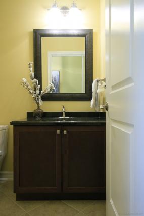 Property listing for 32 Toulon Ave., Ancaster, ON