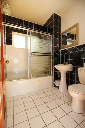 Property listing for 111 Gladstone Ave., Hamilton, Ontario