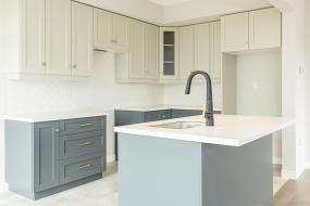 Property listing for 138 Dunrobin Lane, Grimsby, ON