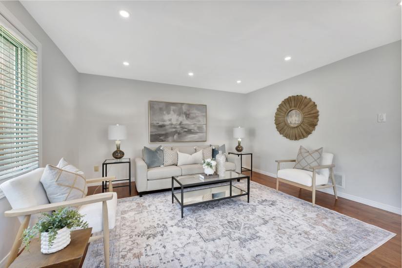 Property listing for 60 Kitty Murray Lane, Ancaster, ON