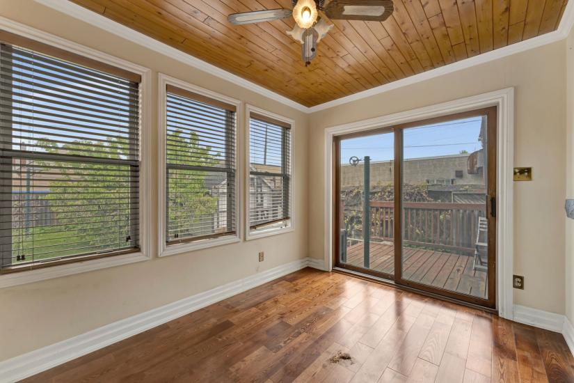 Property listing for 4 Park Row S., Hamilton, ON