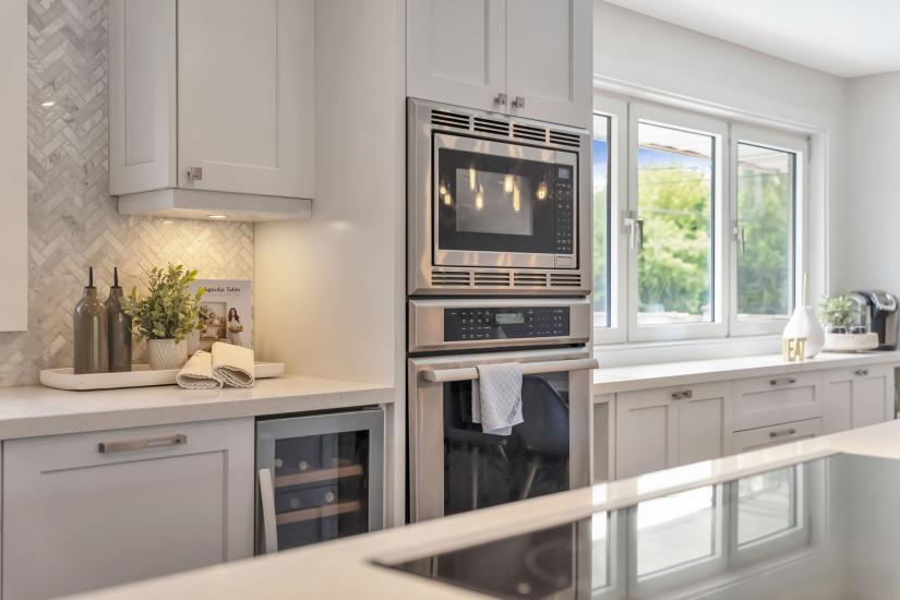 Property listing for 672 Hiawatha Blvd., Ancaster, ON