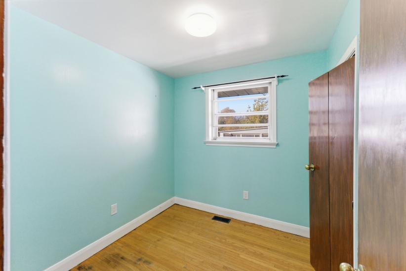 Property listing for 2088 Upper James St., Hamilton, ON