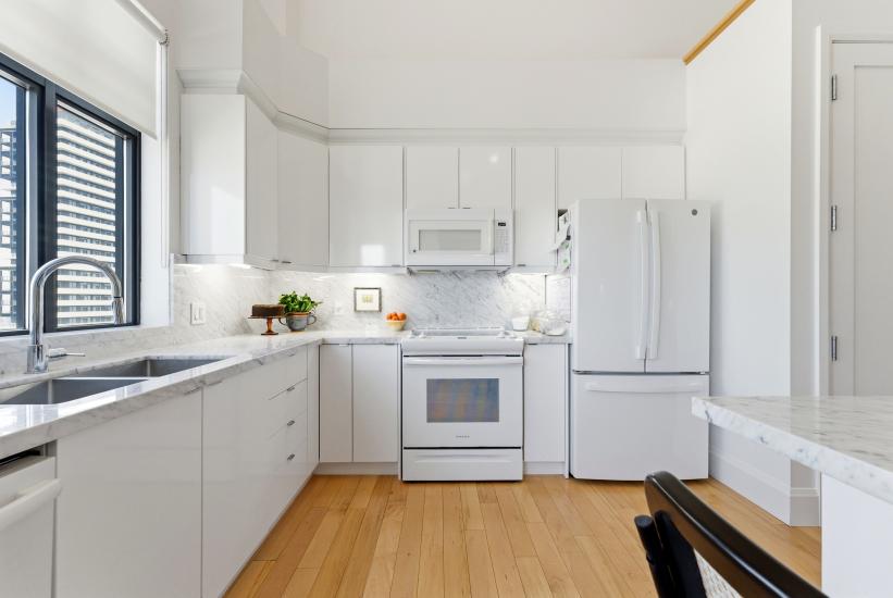 Property listing for #PH4-112 King St. E., Hamilton, ON