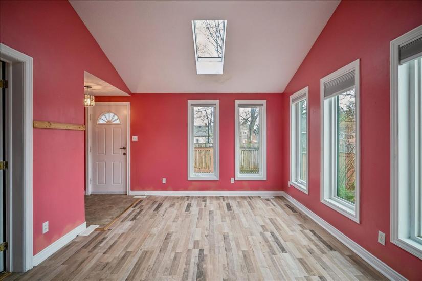 Property listing for 5 Herbert Crt., Stoney Creek, ON