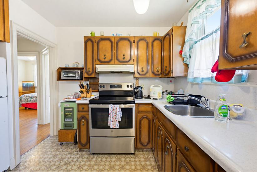 Property listing for 257 West 2nd St., Hamilton, ON