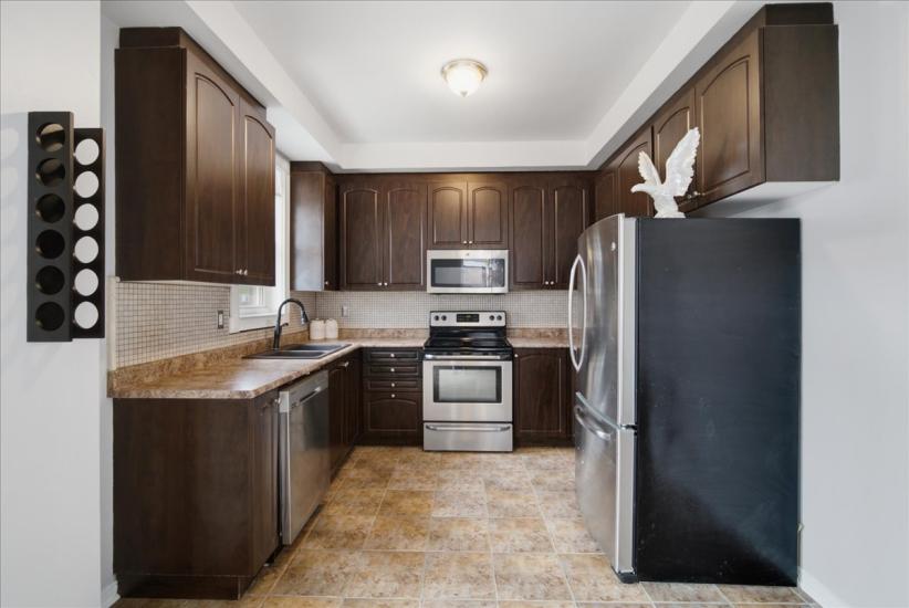 Property listing for 40 Whitwell Way, Binbrook, ON