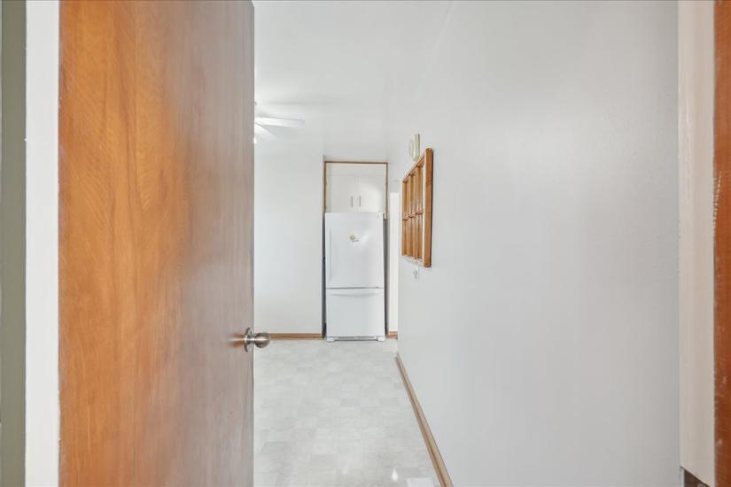 Property listing for 16 Greenwood St., Hamilton, ON