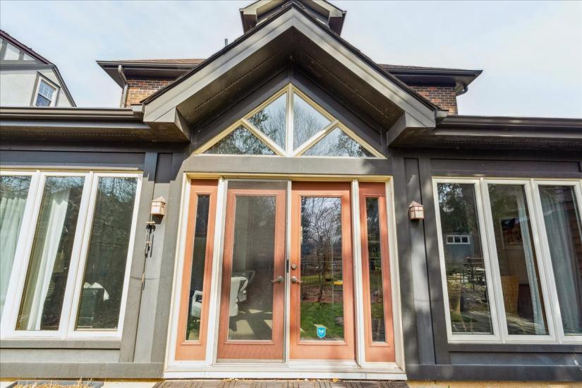 Property listing for 160 Dalewood Cres., Hamilton, ON