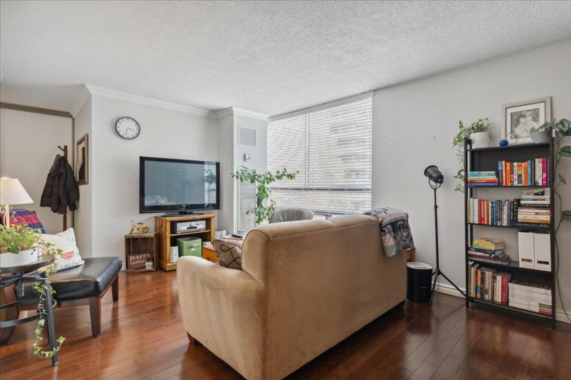 Property listing for #305-222 Jackson St. W., Hamilton, ON