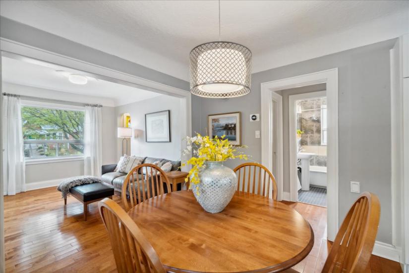 Property listing for 133 Longwood Rd. N., Hamilton, ON