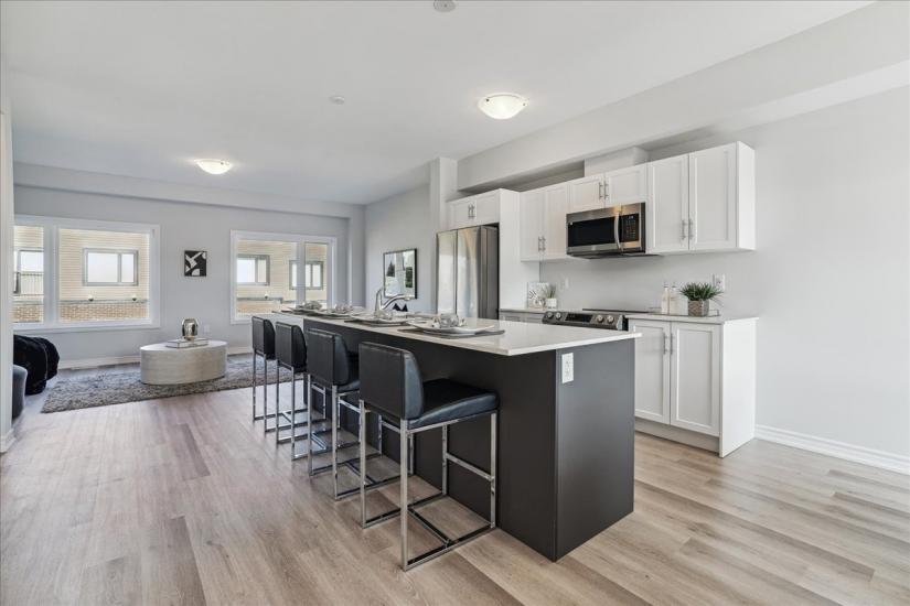 Property listing for 21 Cadwell Lane, Hamilton, ON