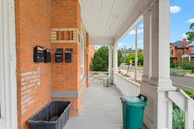 Property listing for 113 Wentworth St. S., Hamilton, ON