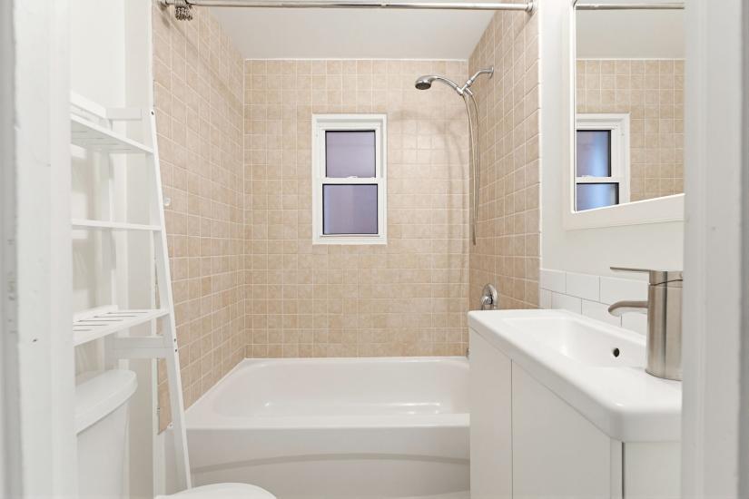 Property listing for #1-25 Strathcona Ave. S., Hamilton, ON