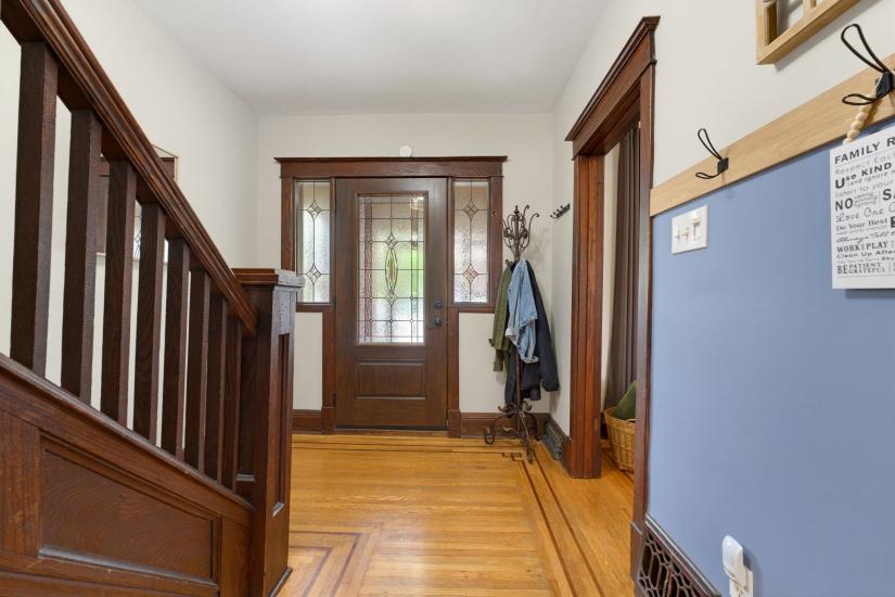 Property listing for 394 Charlton Ave. W., Hamilton, ON