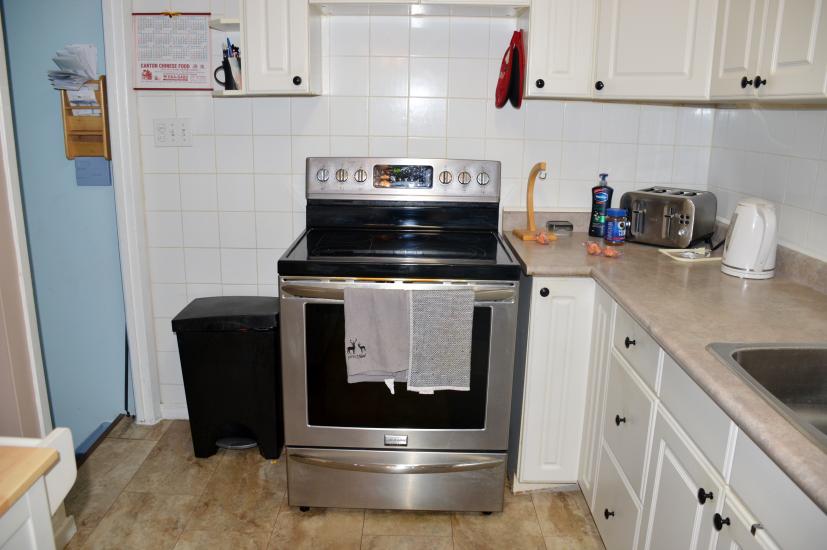 Property listing for 108 Mountain Ave. N., Stoney Creek, ON