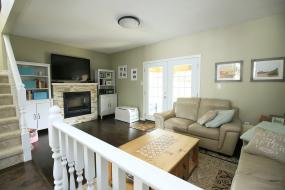 Property listing for 32 Dalton Cres., Stoney Creek, ON