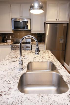 Property listing for 6 Tweedsmuir Ave., Dundas, ON