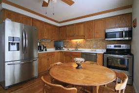 Property listing for 121 Glenhollow Dr., Stoney Creek, ON