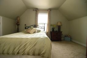 Property listing for 663 Dunn Ave., Hamilton, ON