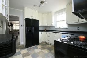 Property listing for 125 Barons Ave. S., Hamilton, ON