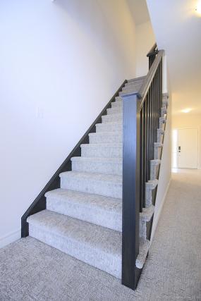 Property listing for 40 Dennis Dr., Smithville, ON