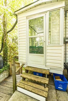 Property listing for 143 Cline Ave. S., Hamilton, ON