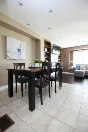 Property listing for #4-7 Sirente Dr., Hamilton, ON