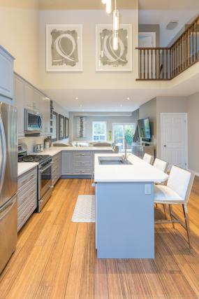 Property listing for 10 Kopperfield Lane, Glancaster, ON