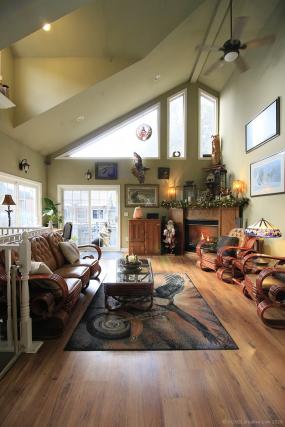 Property listing for 128 York Rd., Dundas, ON