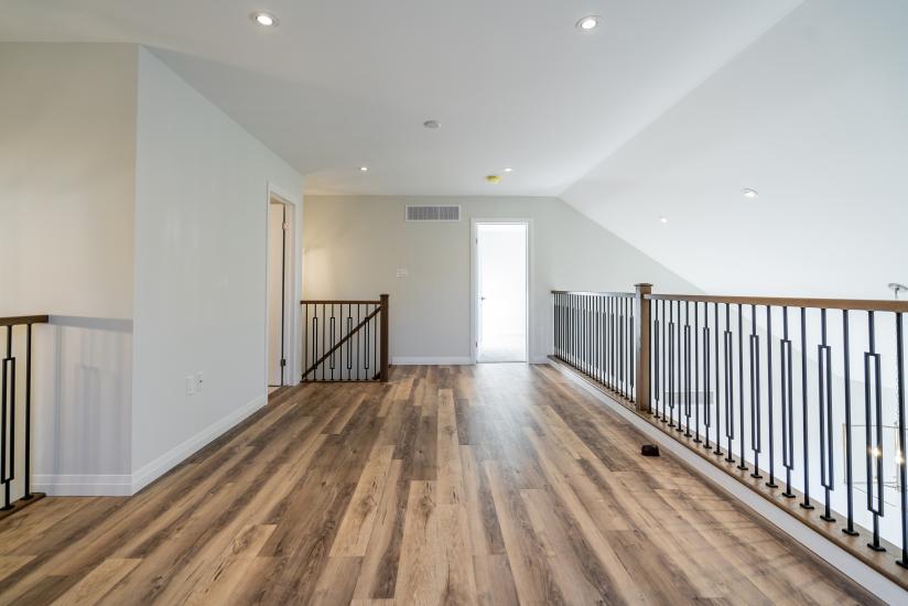 Property listing for 2 Dennis Drive, Smithville, Ontario