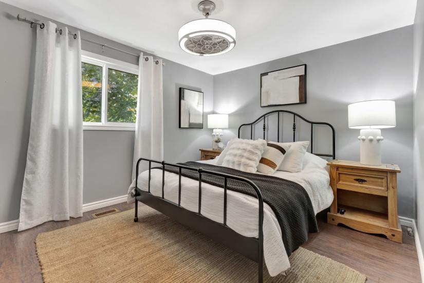 Property listing for 20 Bywood Cres., Stoney Creek, ON