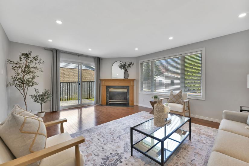 Property listing for 60 Kitty Murray Lane, Ancaster, ON