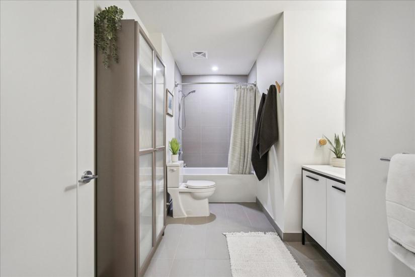 Property listing for #1901-385 Winston Rd., Grimsby, ON