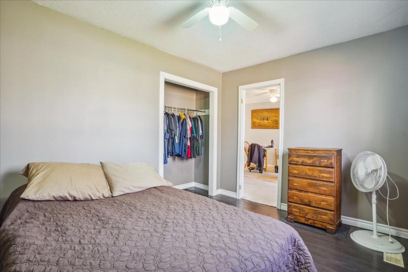 Property listing for 276 Ivon Ave., Hamilton, ON