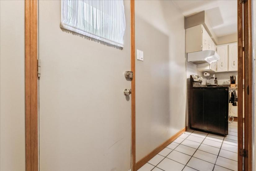 Property listing for 110 Glenashton Dr., Stoney Creek, ON