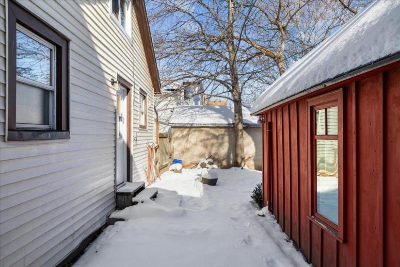 Property listing for 8 Tasker St., St. Catharines, ON