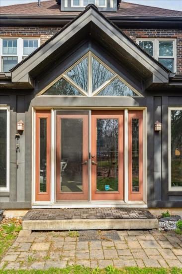 Property listing for 160 Dalewood Cres., Hamilton, ON