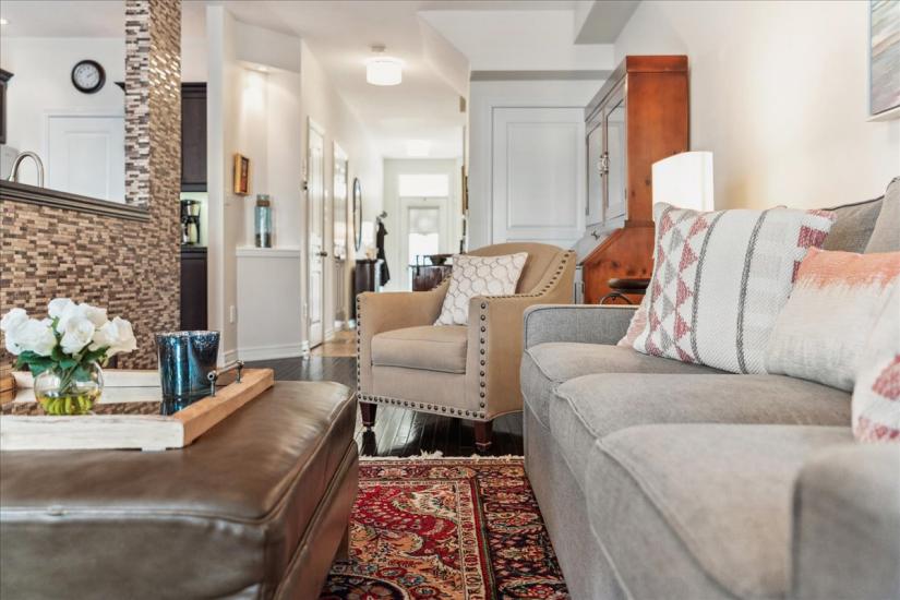 Property listing for 36 Forest Valley Cres., Dundas, ON