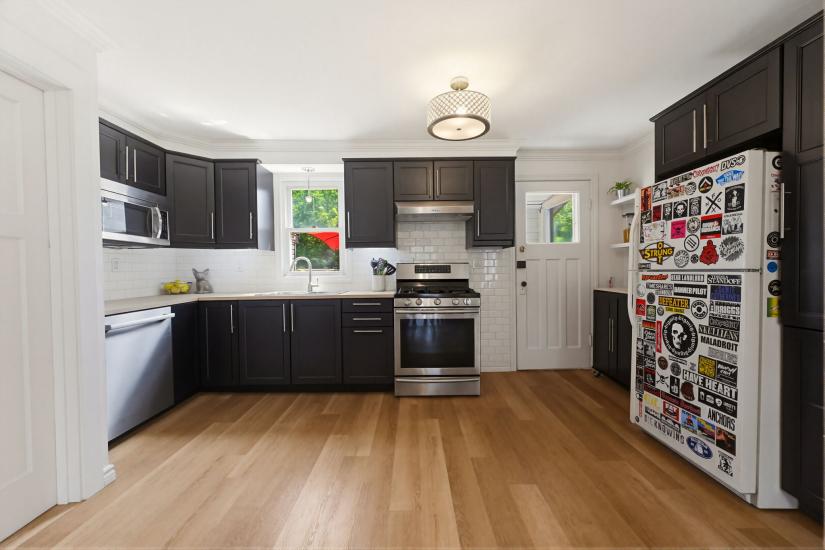 Property listing for 124 Campbell Ave., Hamilton, ON